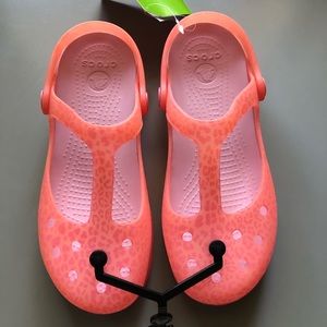 Crocs woman’s Carlie Animal Wave Mary Janes